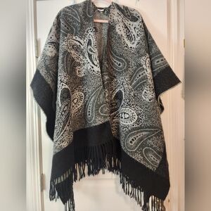 Croft & Barrow Soft Black & Gray Paisley Fringe Poncho One Size Fun To Style